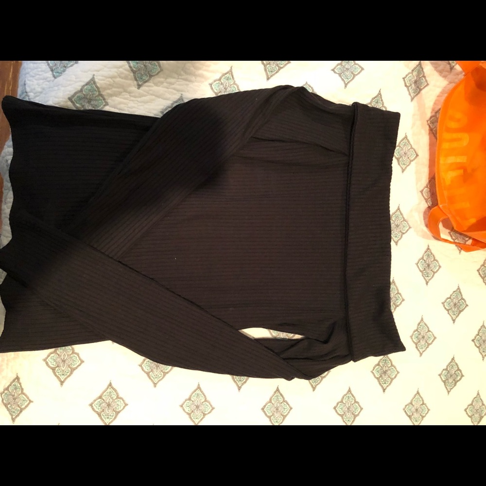 abercrombie and fitch off the shoulder long sleeve